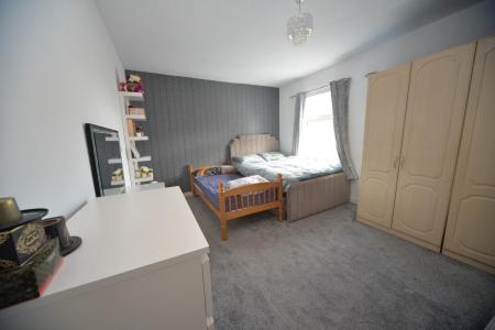 Bedroom 1.jpg