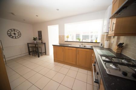 Kitchen to garden room.jpg