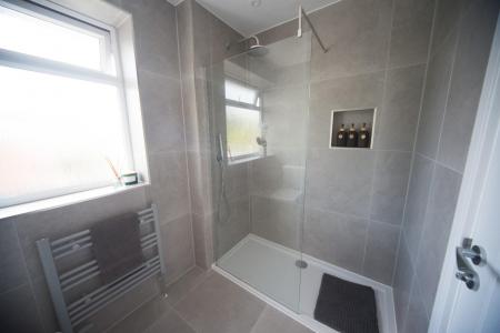 Shower Room 1.jpg