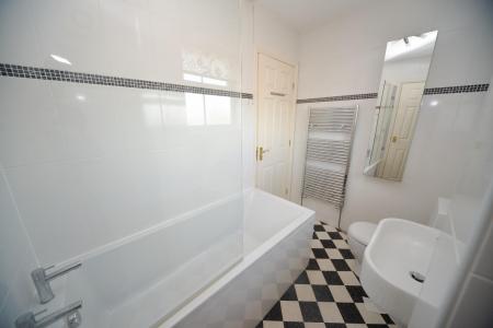 bathroom 2.jpg