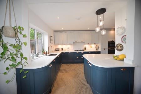 Kitchen 4.jpg