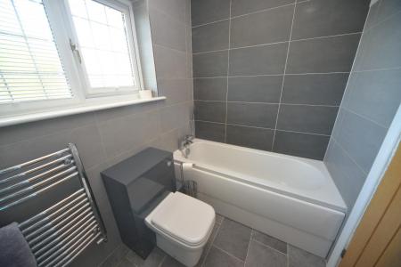 Bathroom 2.jpg