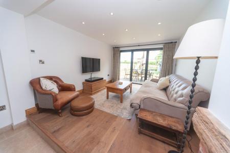 Living Room off kitchen  .JPG