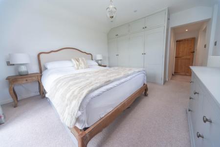 Bedroom 1 no2 .JPG