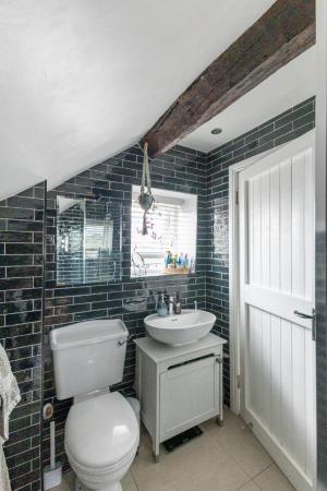 Guest Ensuite 1.JPG