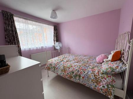 Bed 2.jpg