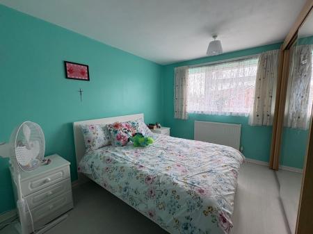 Bedroom 1.jpg