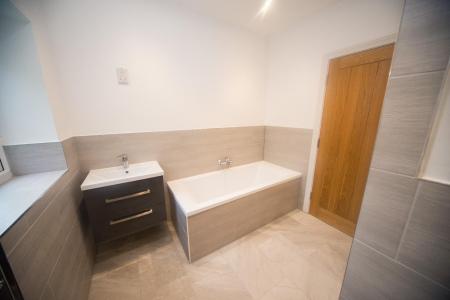 Bathroom 1 st floor.jpg