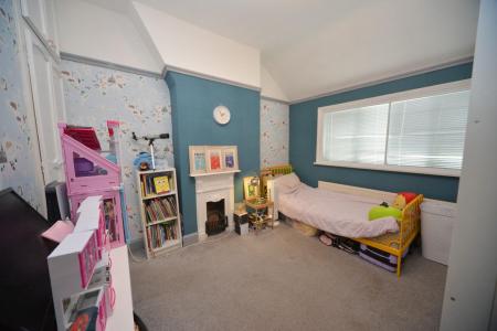 Bedroom 1.jpg