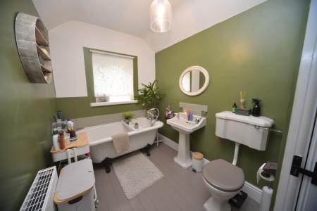 Bathroom.jpg