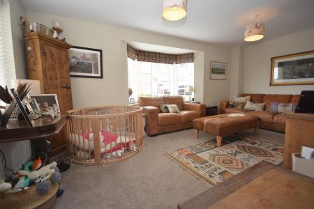 thorntree road 8 lounge2.JPG