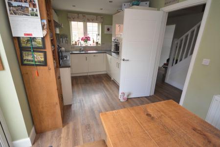 thorntree road 8 kitchen dining.JPG