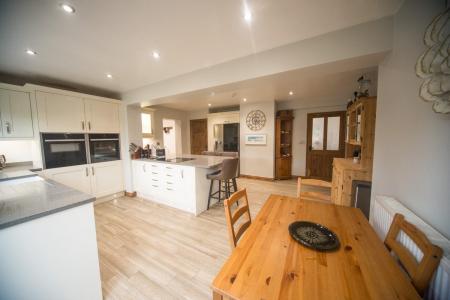 Dining area to kitchen.jpg