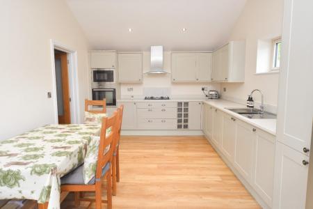 Kitchen  diner 3.jpg