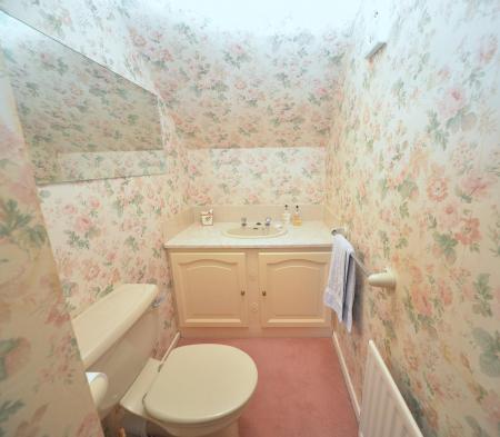 bedroom 1 cloakroom.JPG