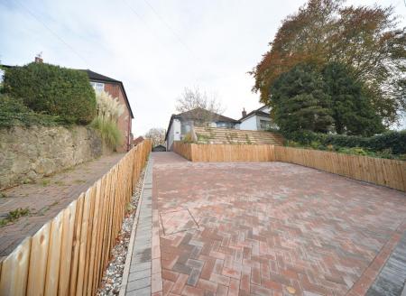 Drive and bungalow.JPG