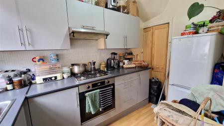 Kitchen 2.jpg
