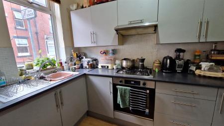 Kitchen 1.jpg