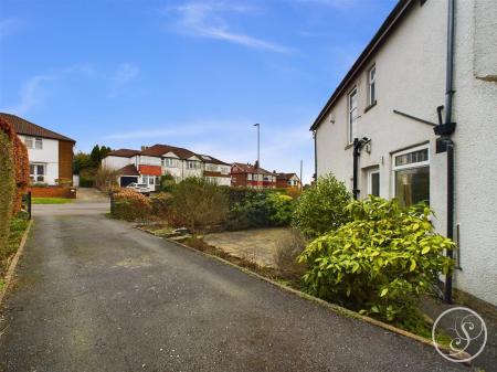 Side / Driveway