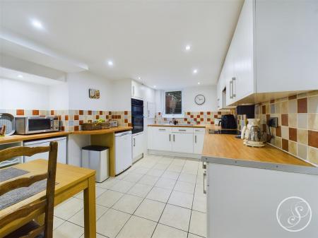 Kitchen/dining area