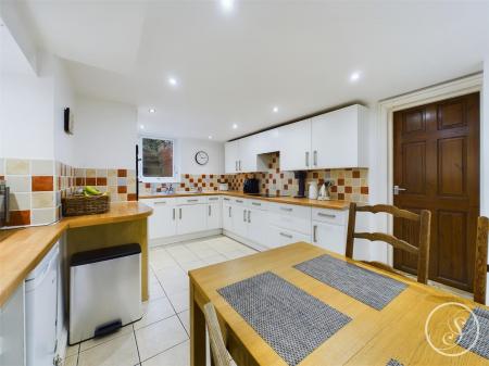 Kitchen/dining area