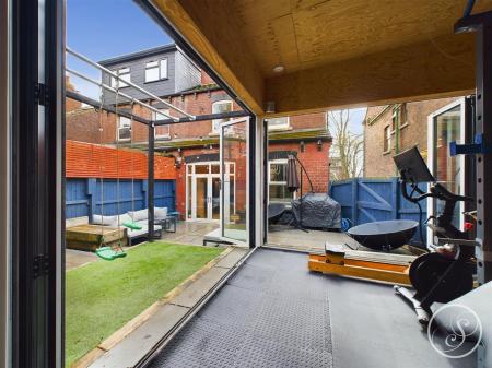 Gym/Garden Room Bifolds