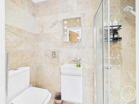 Bed 2 En-suite