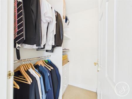 Bed 1 Walk-in Wardrobe