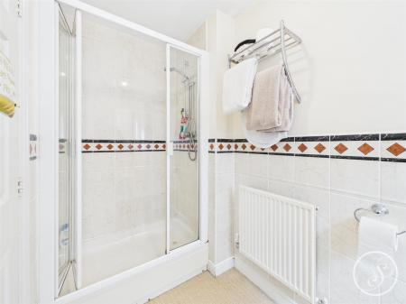 En-suite 1