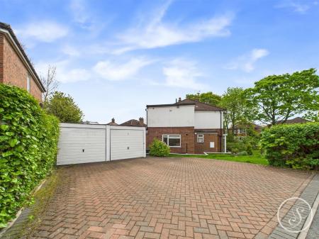 Driveway/Garage