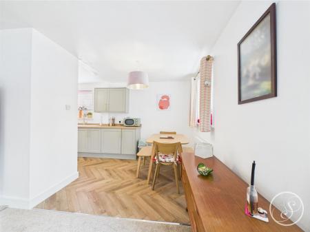Kitchen/Dining