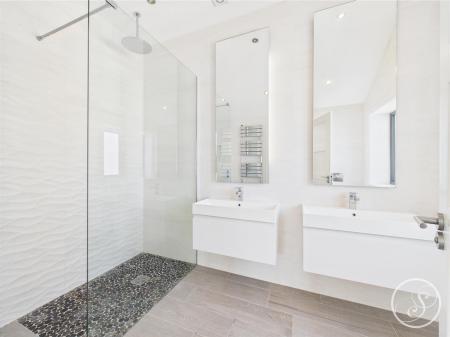 En-suite 1