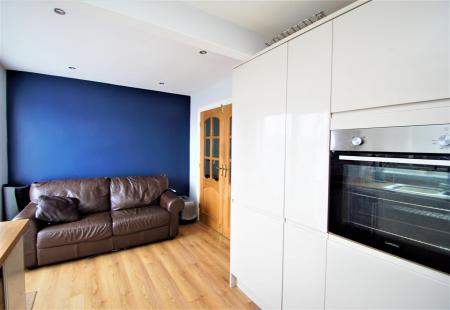 Kitchen 3.JPG