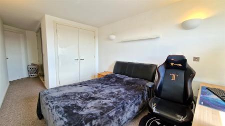 bed1.jpg