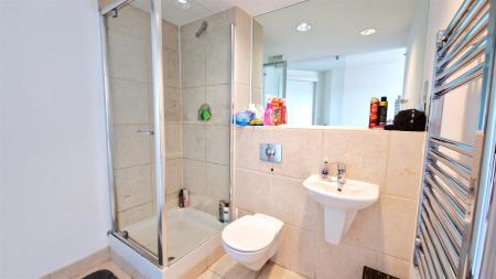 ensuite.jpg