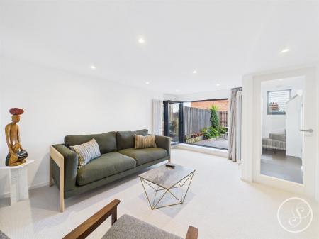 Lounge - Bifolds Open