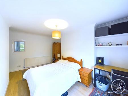 CAM02071G0-PR0404-STILL008.jpg