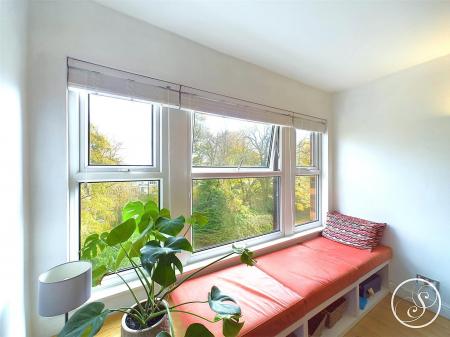 CAM02071G0-PR0404-STILL020.jpg