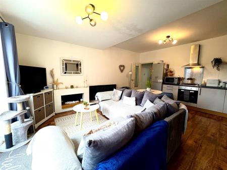 Open Plan Lounge/Kitchen