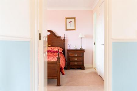 bedroom 2-5.jpg