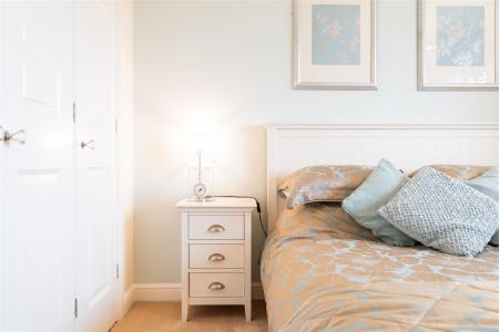 bedroom 1-4.jpg