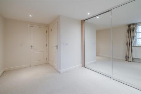 Bedroom 1-2.jpg
