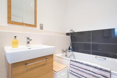 Bedroom 3-7.jpg