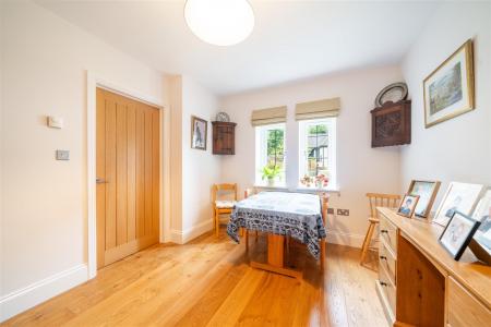 Dining Room-3.jpg