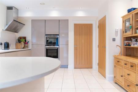 Kitchen-7.jpg