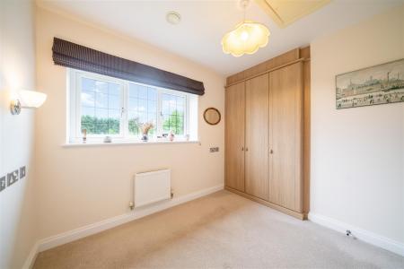 Bedroom 1-2.jpg