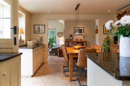 Kitchen - diner - Garden Room.jpg