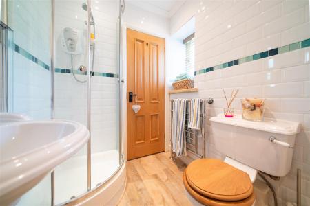 Bathroom-3.jpg