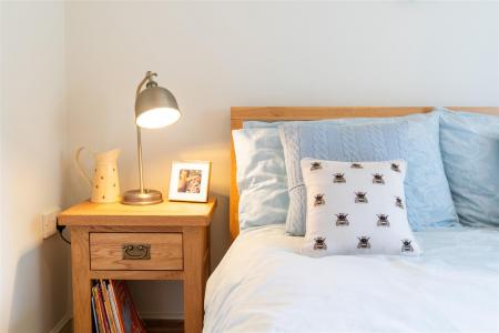 Bedroom 1-2.jpg