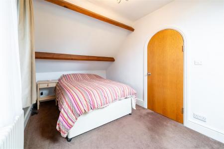 Bedroom 2-2.jpg